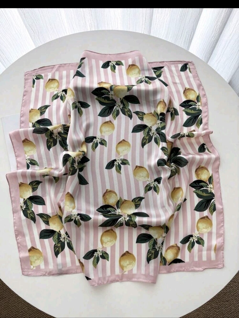 Beautiful Lemon Decor 🍋 Scarf NEW